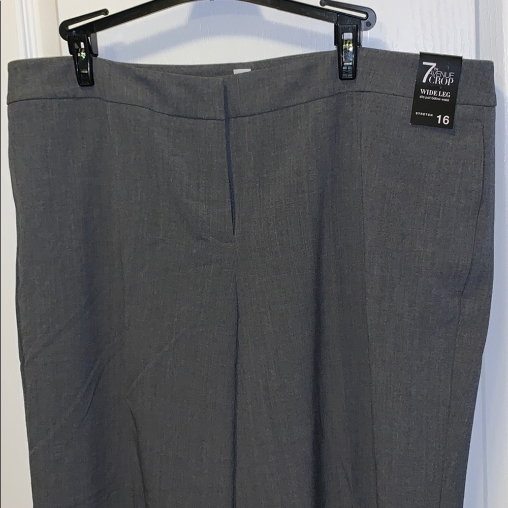NY & Co Wide Leg Crop - BNWT - size 16